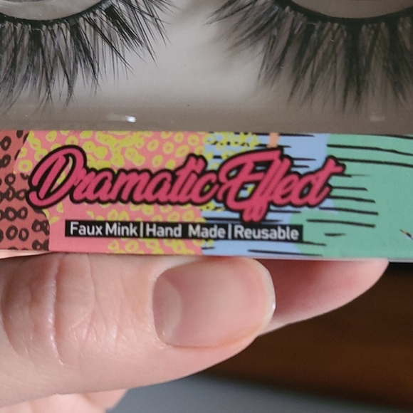 Fake eyelashes - Picture 3 of 3